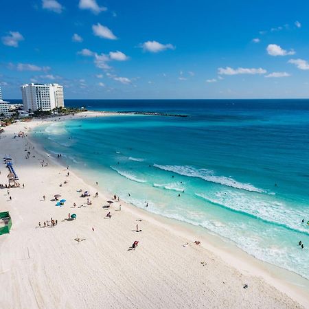 2 Story Oceanfront Penthouses On Cancun Beach! Bagian luar foto