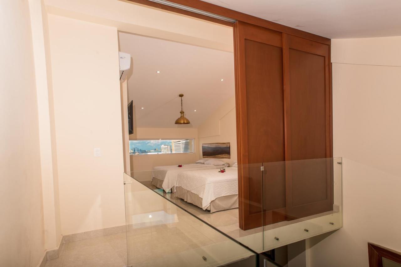 2 Story Oceanfront Penthouses On Cancun Beach! Bagian luar foto