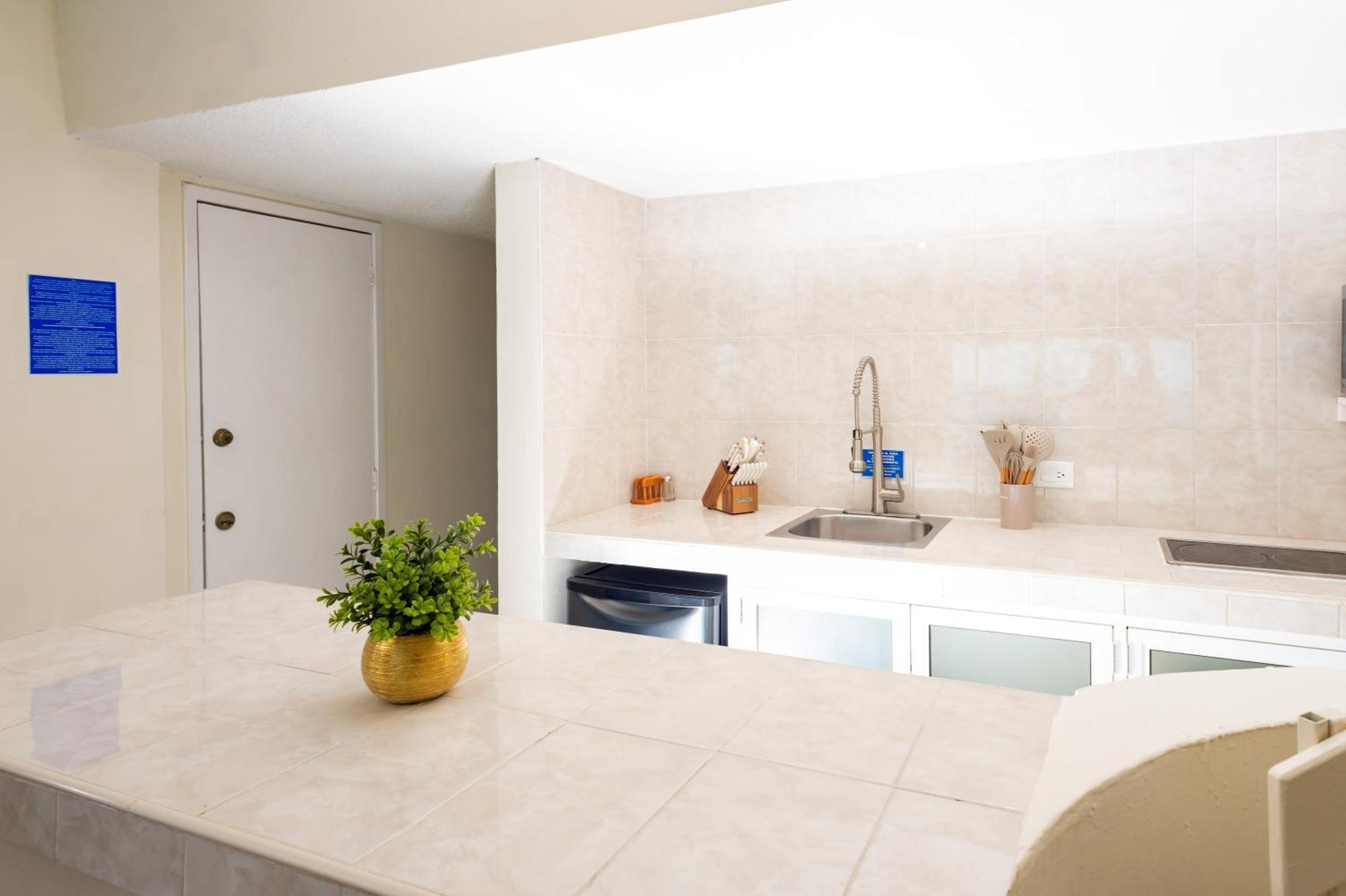 2 Story Oceanfront Penthouses On Cancun Beach! Bagian luar foto