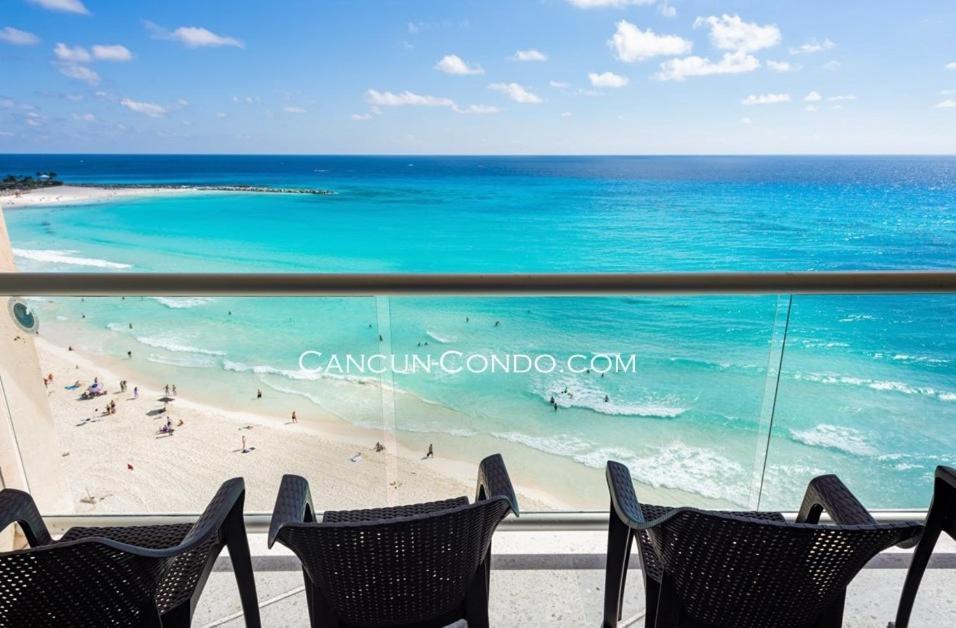 2 Story Oceanfront Penthouses On Cancun Beach! Bagian luar foto