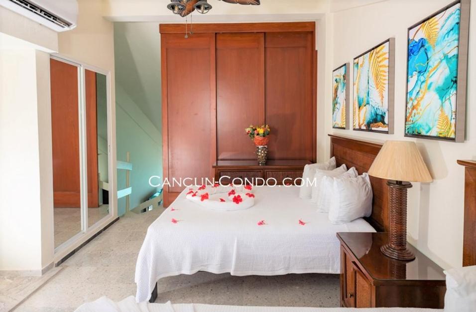 2 Story Oceanfront Penthouses On Cancun Beach! Bagian luar foto