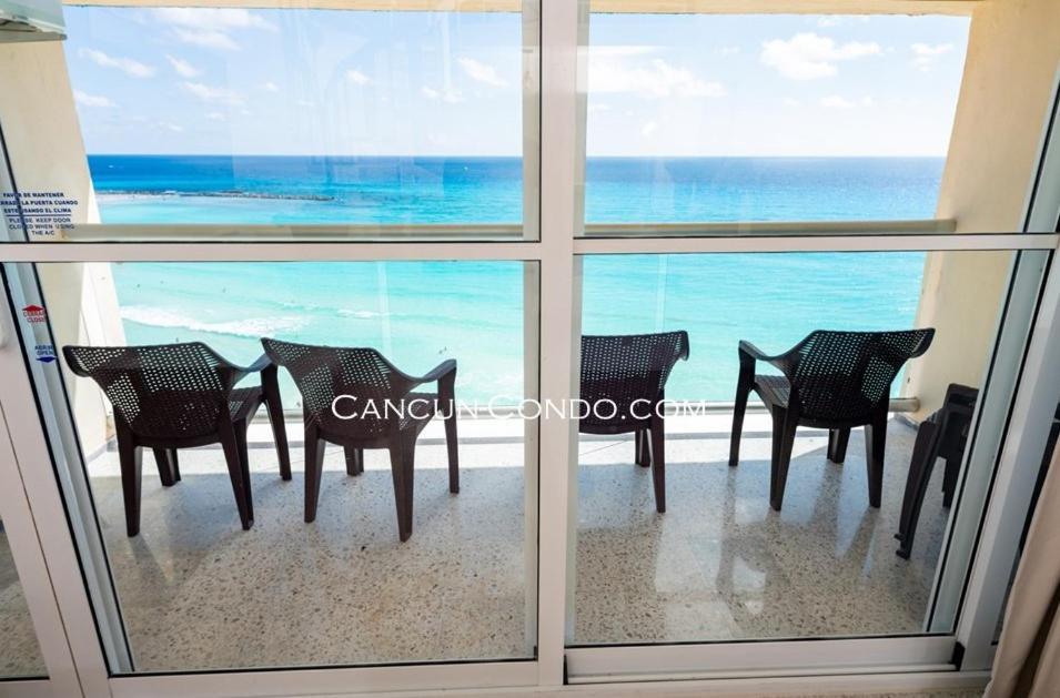 2 Story Oceanfront Penthouses On Cancun Beach! Bagian luar foto