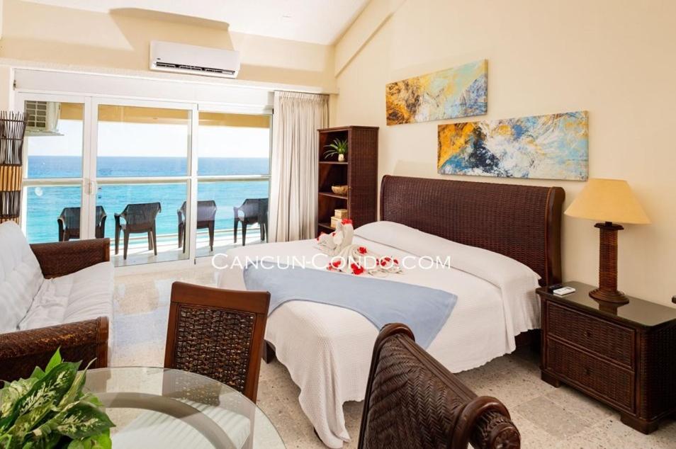 2 Story Oceanfront Penthouses On Cancun Beach! Bagian luar foto
