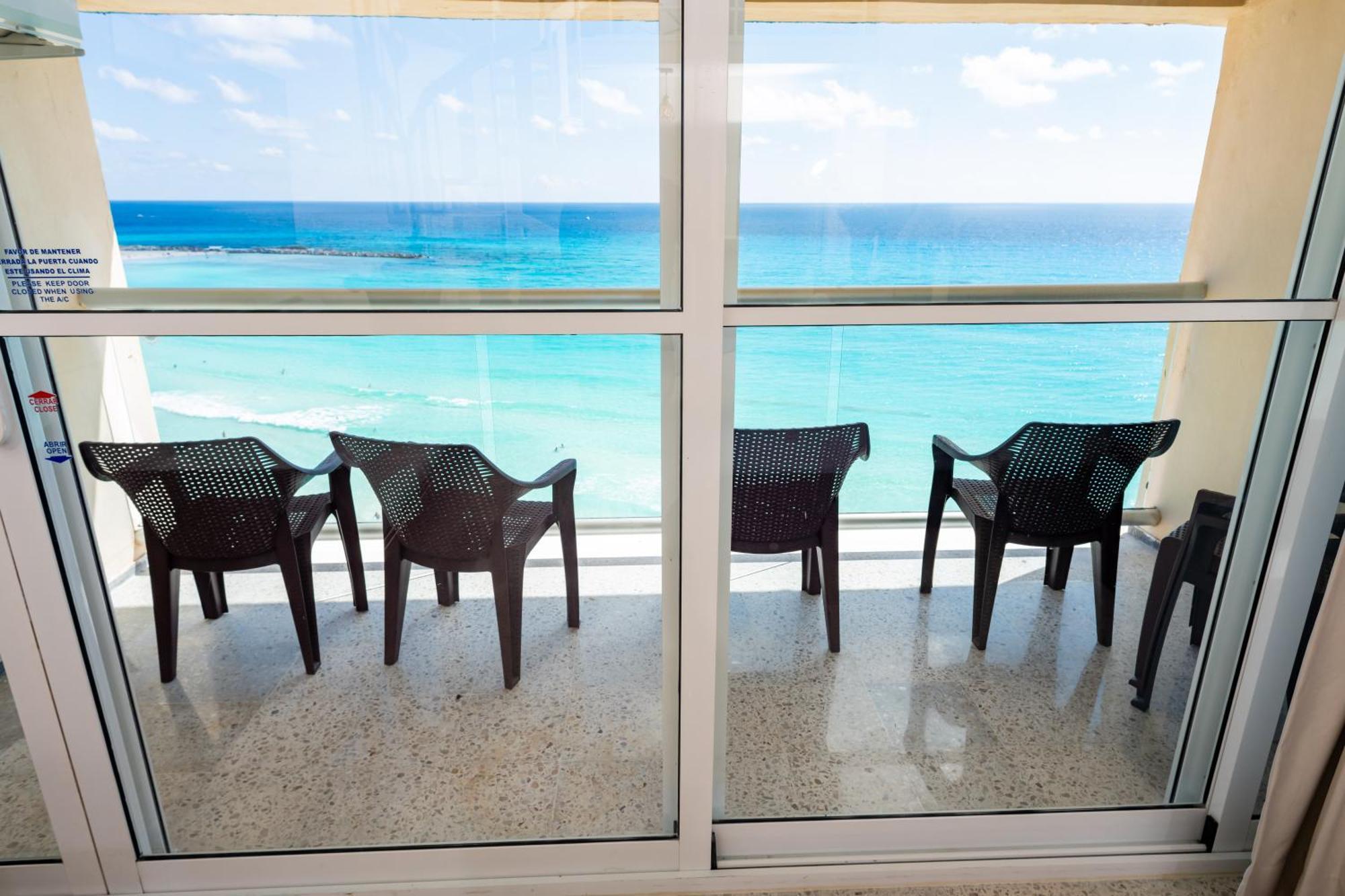 2 Story Oceanfront Penthouses On Cancun Beach! Bagian luar foto