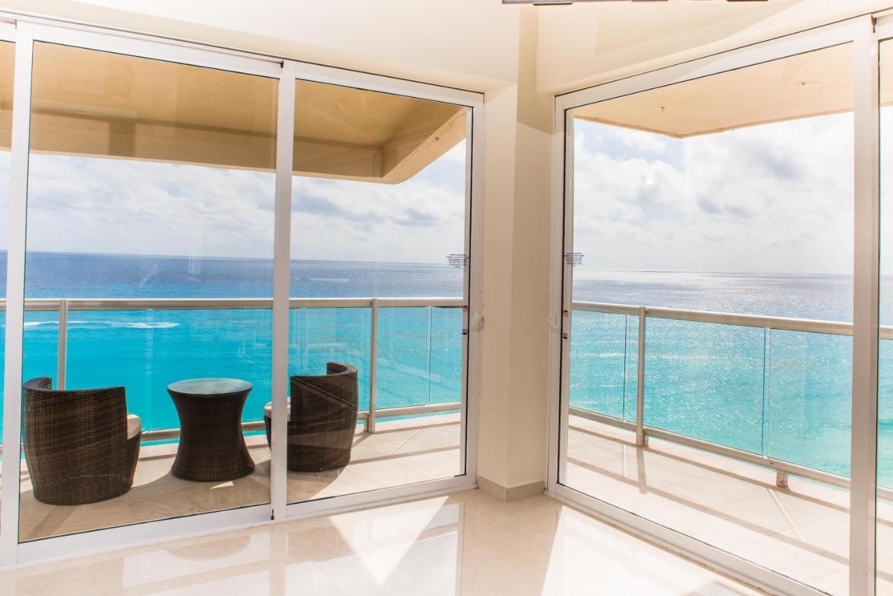 2 Story Oceanfront Penthouses On Cancun Beach! Bagian luar foto