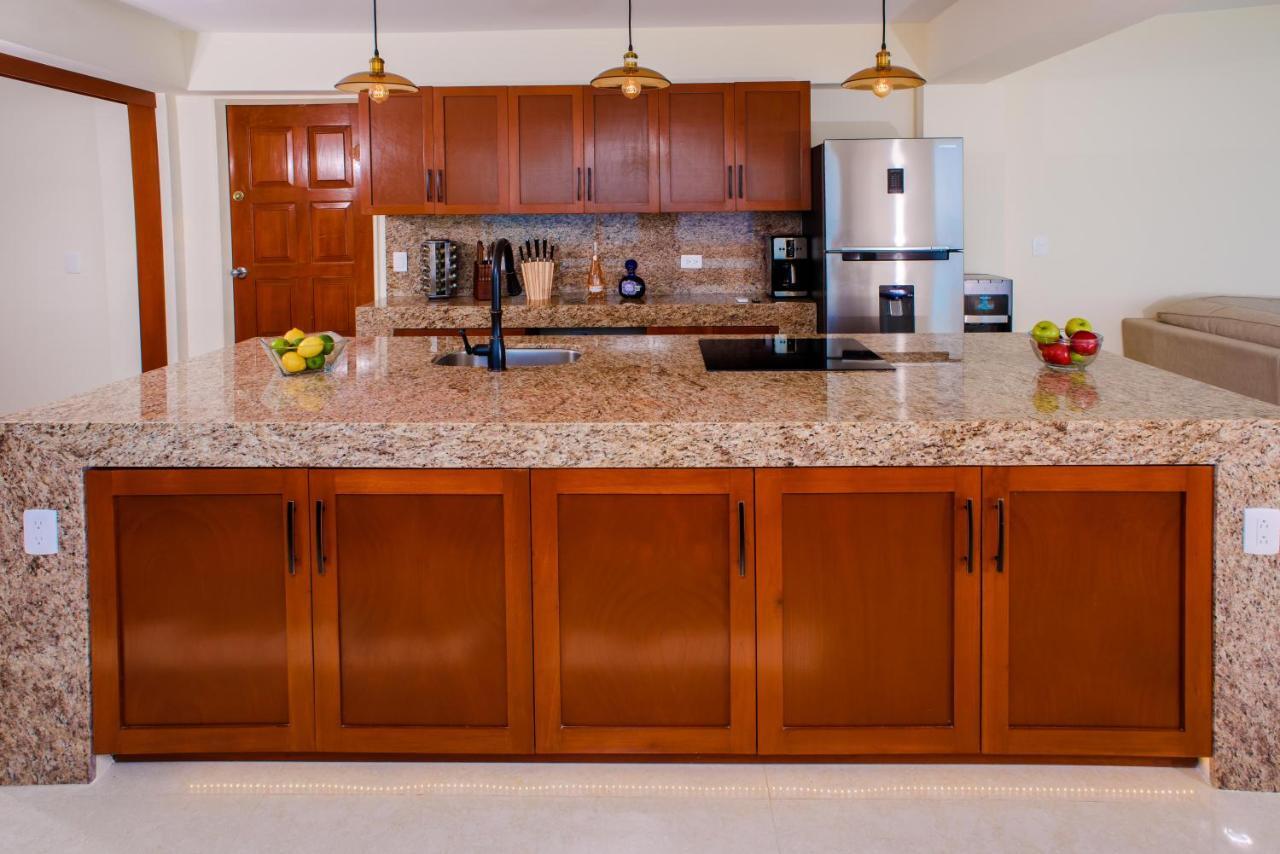 2 Story Oceanfront Penthouses On Cancun Beach! Bagian luar foto