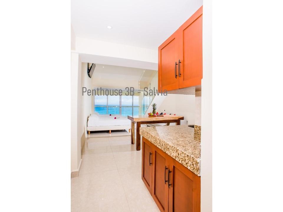 2 Story Oceanfront Penthouses On Cancun Beach! Bagian luar foto